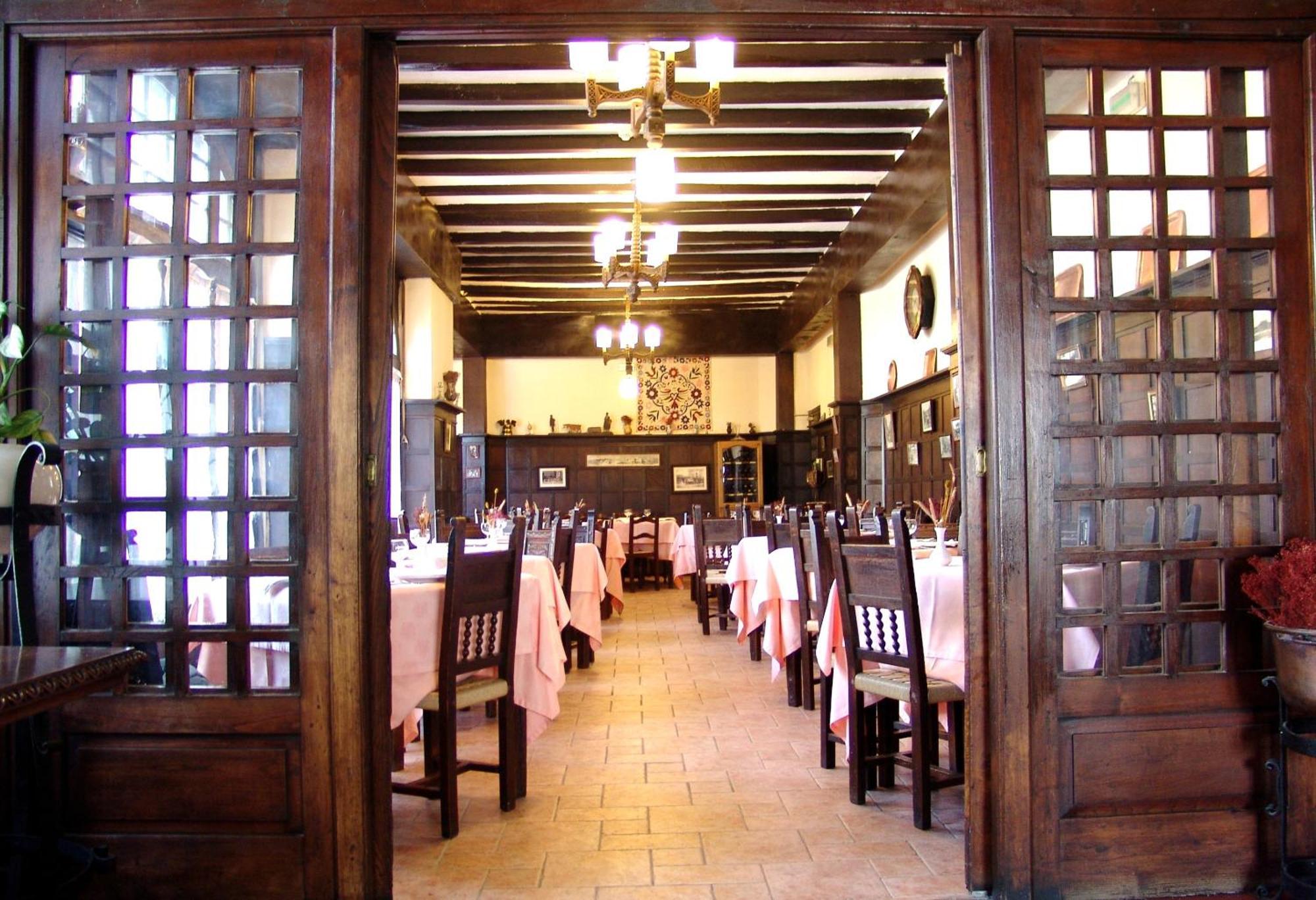 Hostal Ayestaran II Лекунбери Екстериор снимка