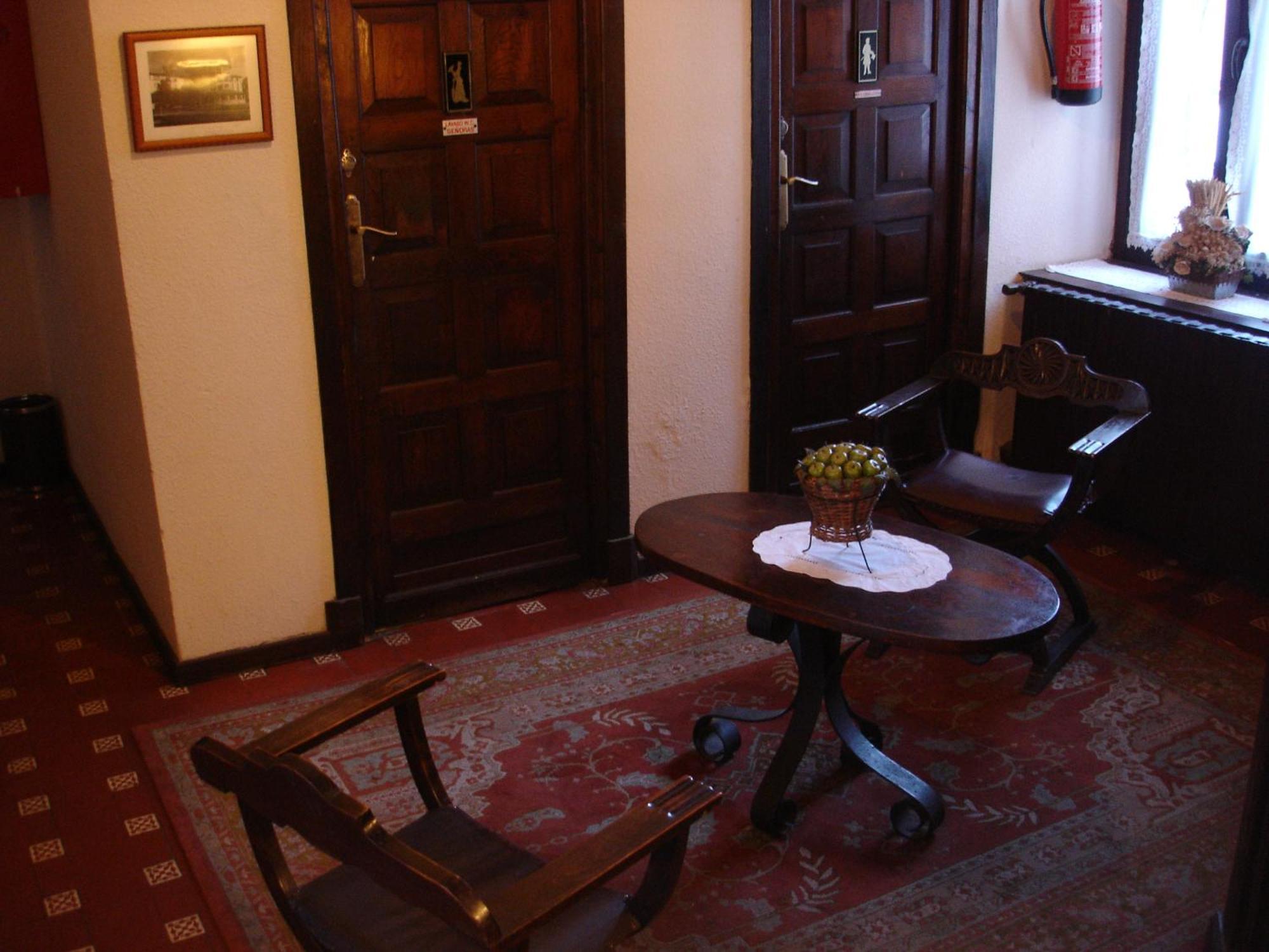 Hostal Ayestaran II Лекунбери Екстериор снимка