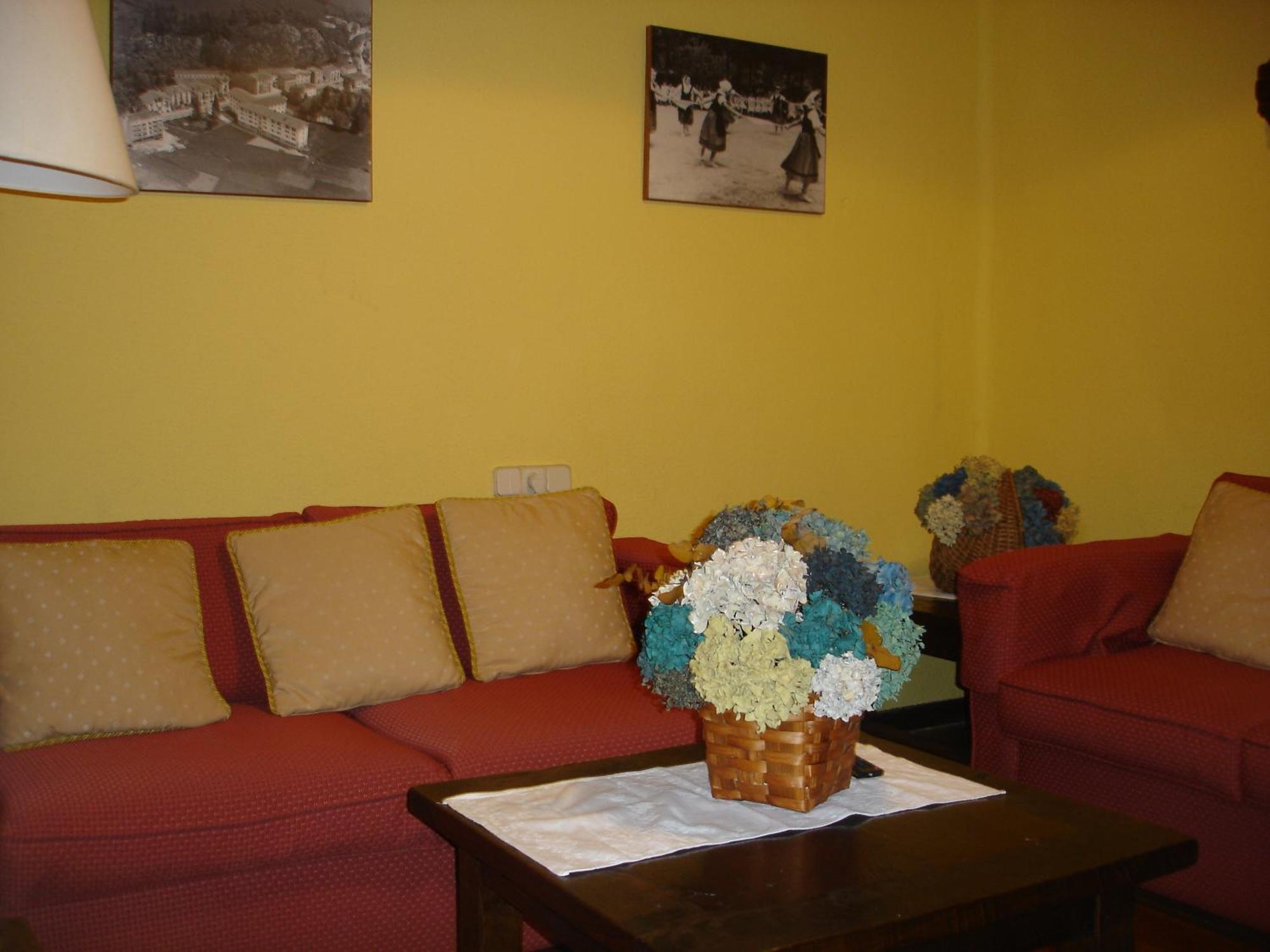 Hostal Ayestaran II Лекунбери Екстериор снимка