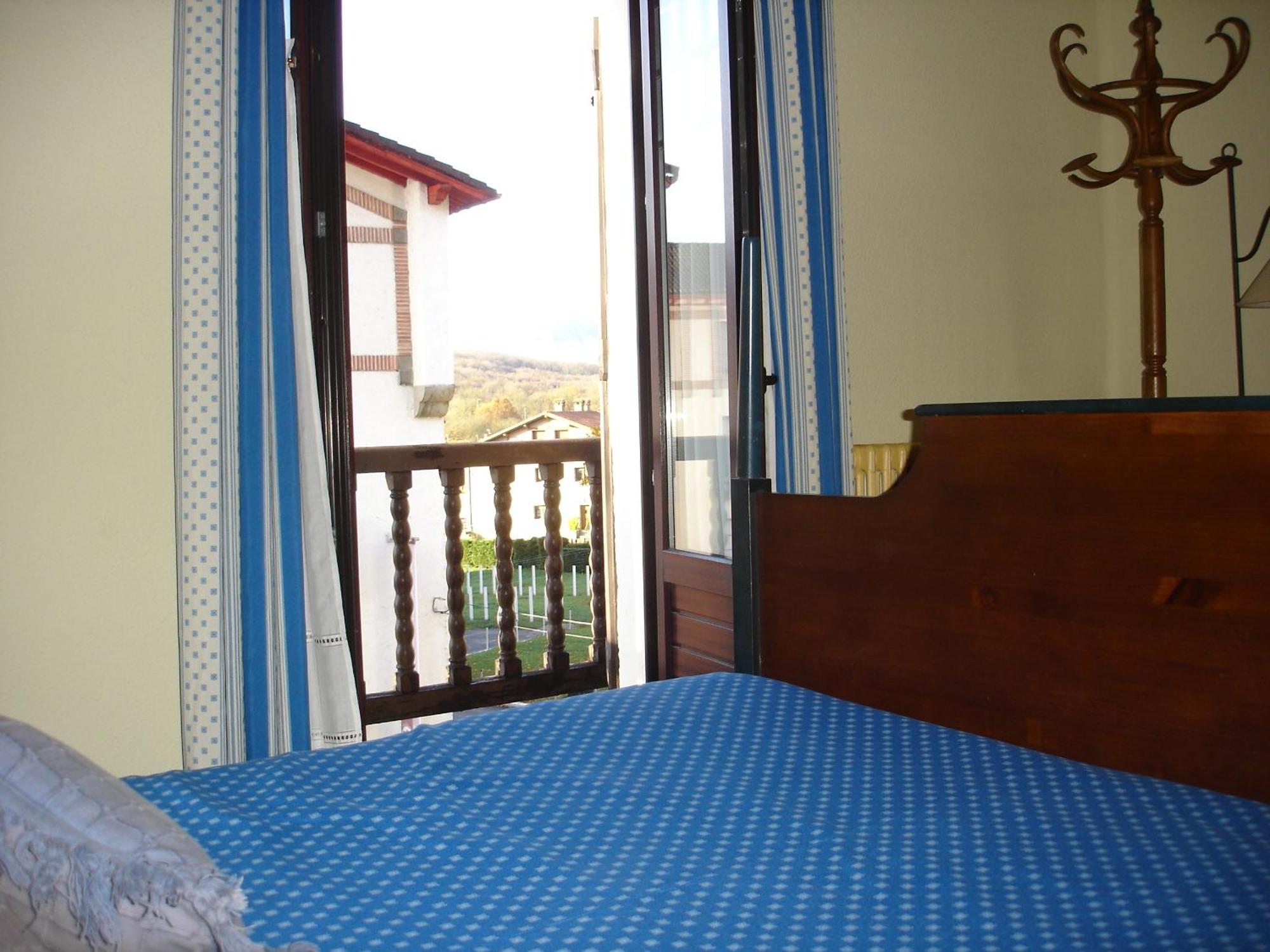 Hostal Ayestaran II Лекунбери Екстериор снимка