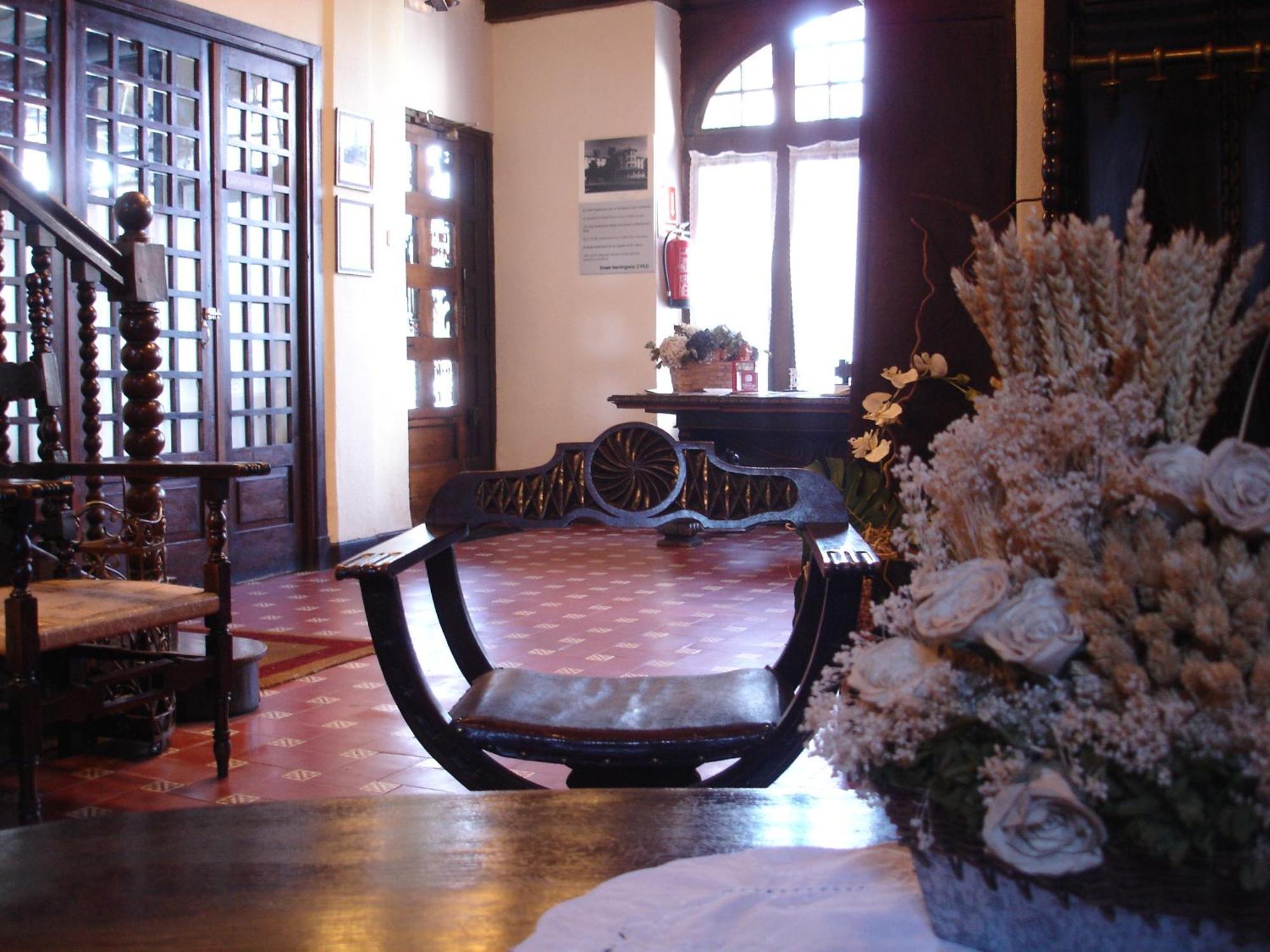 Hostal Ayestaran II Лекунбери Екстериор снимка
