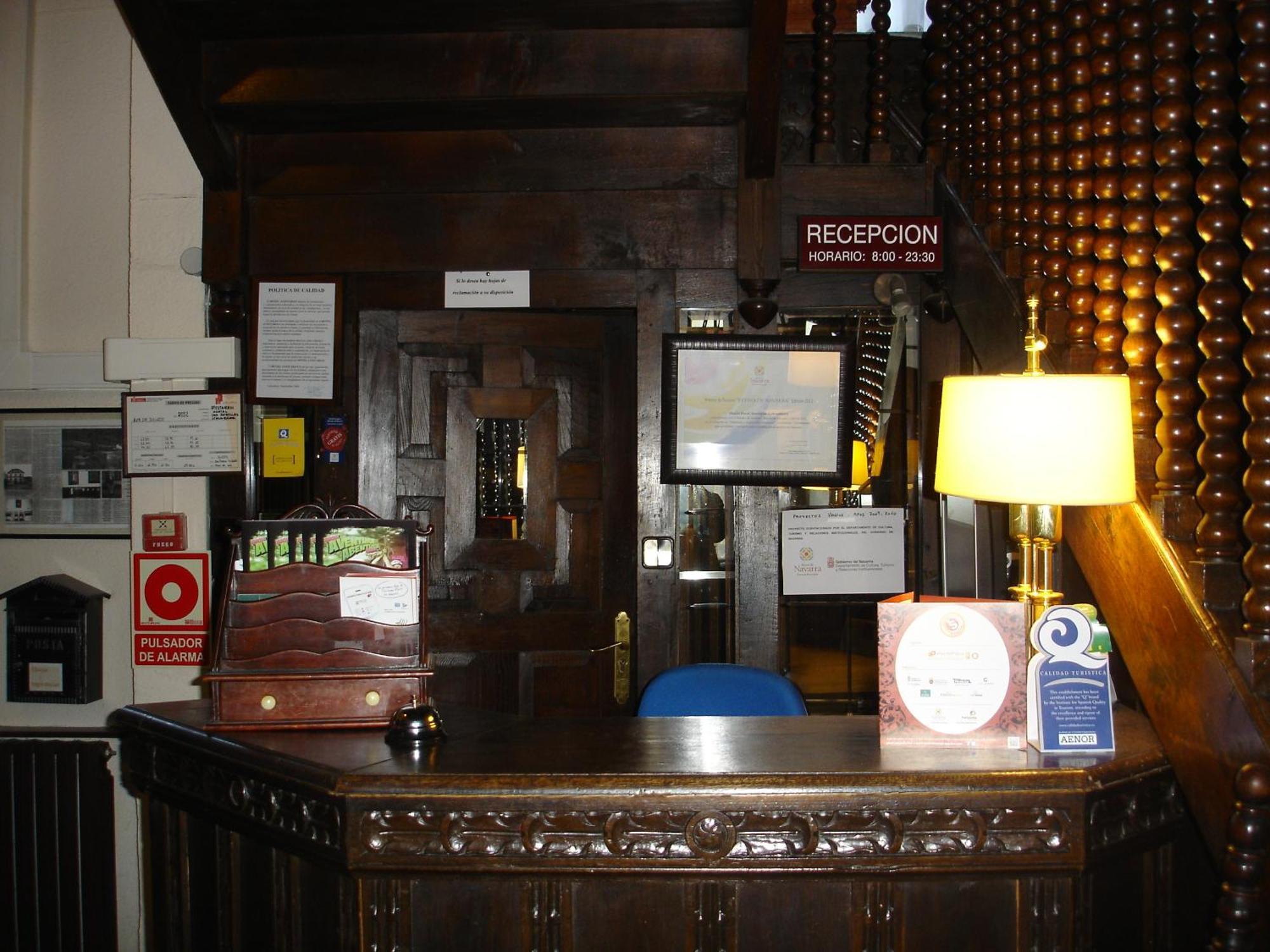 Hostal Ayestaran II Лекунбери Екстериор снимка