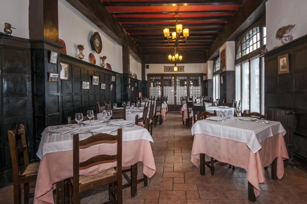Hostal Ayestaran II Лекунбери Екстериор снимка