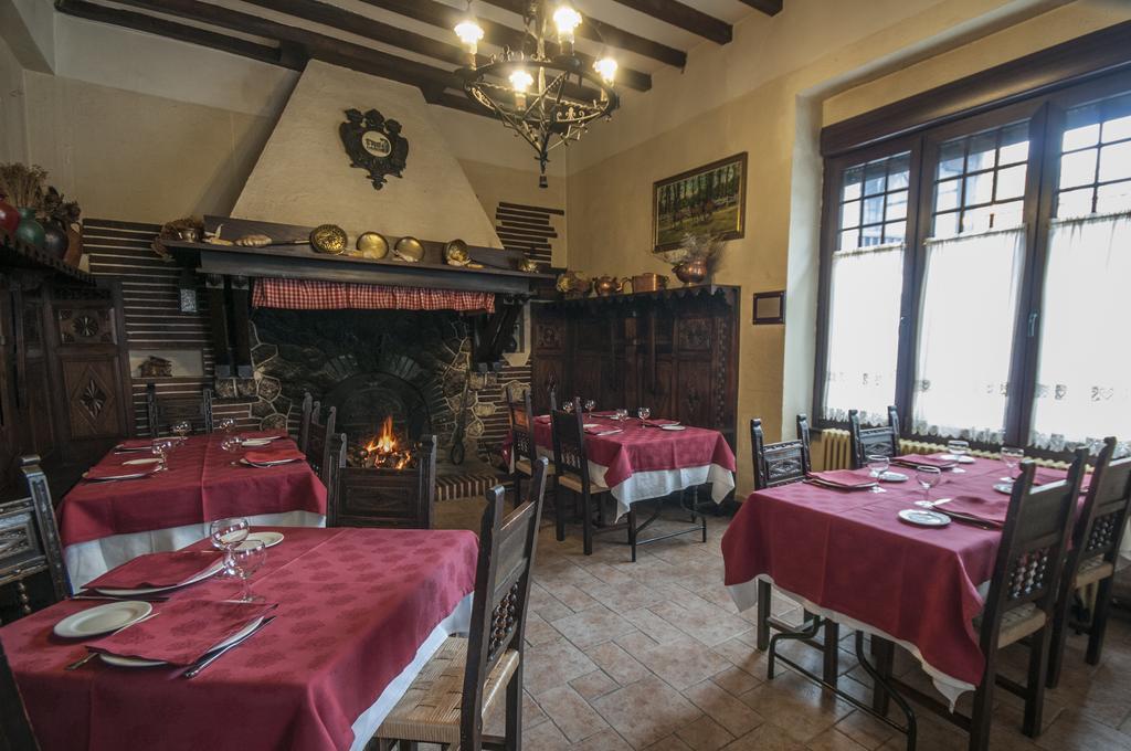 Hostal Ayestaran II Лекунбери Екстериор снимка
