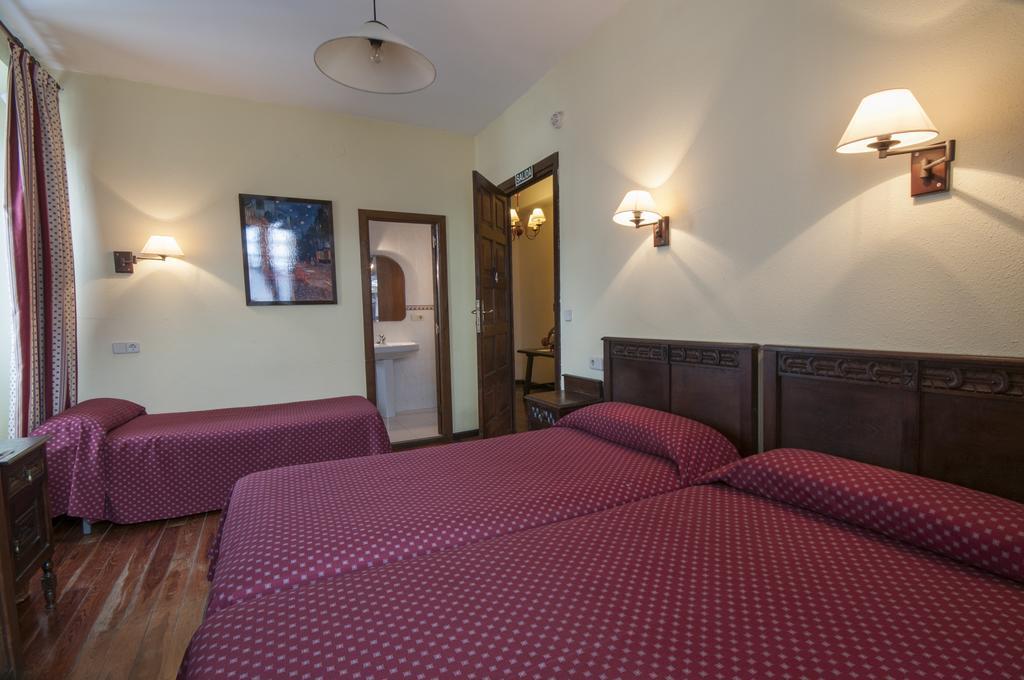 Hostal Ayestaran II Лекунбери Екстериор снимка