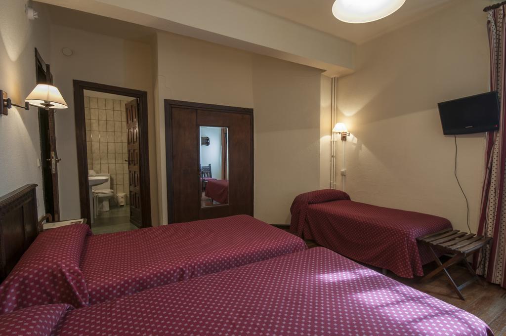 Hostal Ayestaran II Лекунбери Екстериор снимка