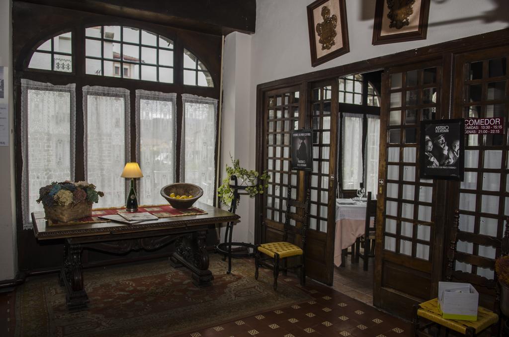 Hostal Ayestaran II Лекунбери Екстериор снимка
